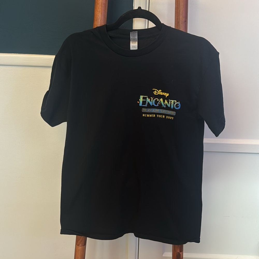 Encanto Tee! - Picture 3 of 6